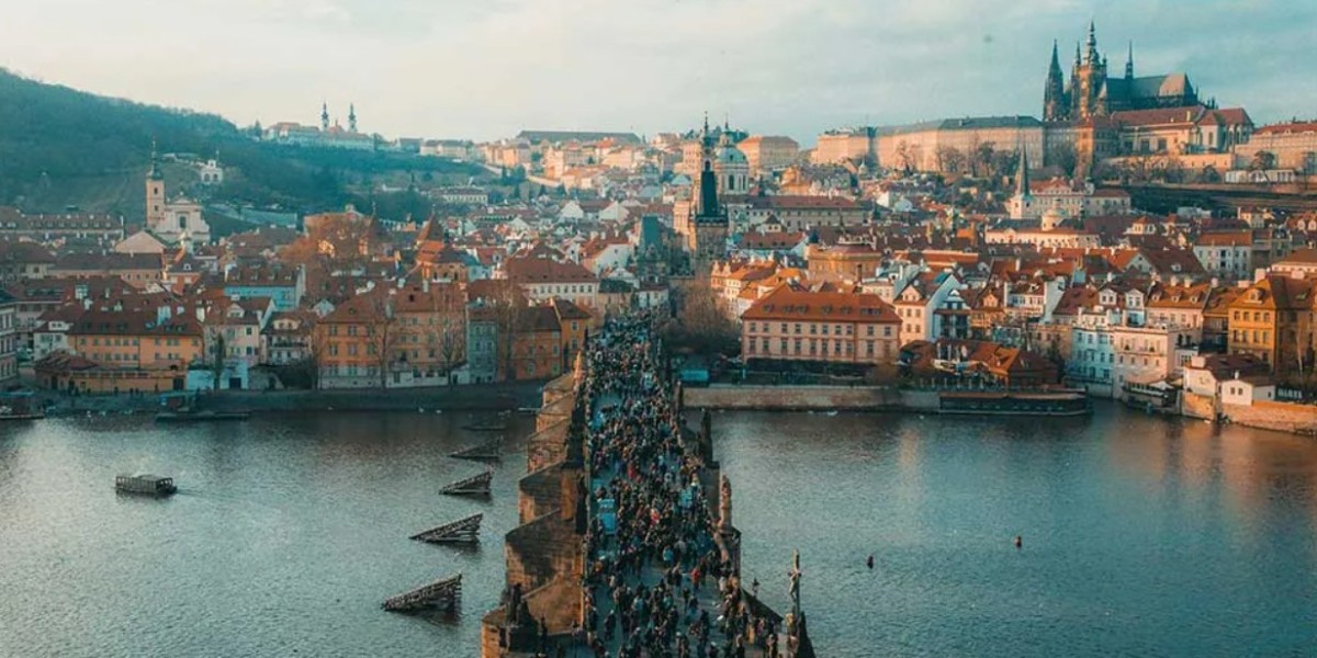 Your Safe Travel Guide for Enjoying Prague's Party Scene and Entertainment Districts