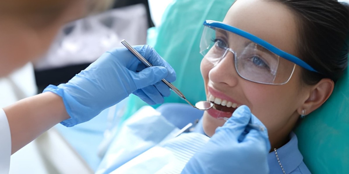 How to Choose the Right Cosmetic Dentist in Johar Town, Lahore
